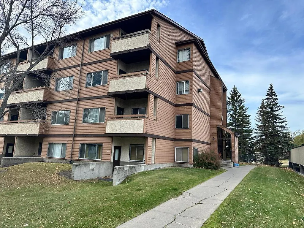 Cozy & Bright Private One-Bed Rm Apartment Edmonton