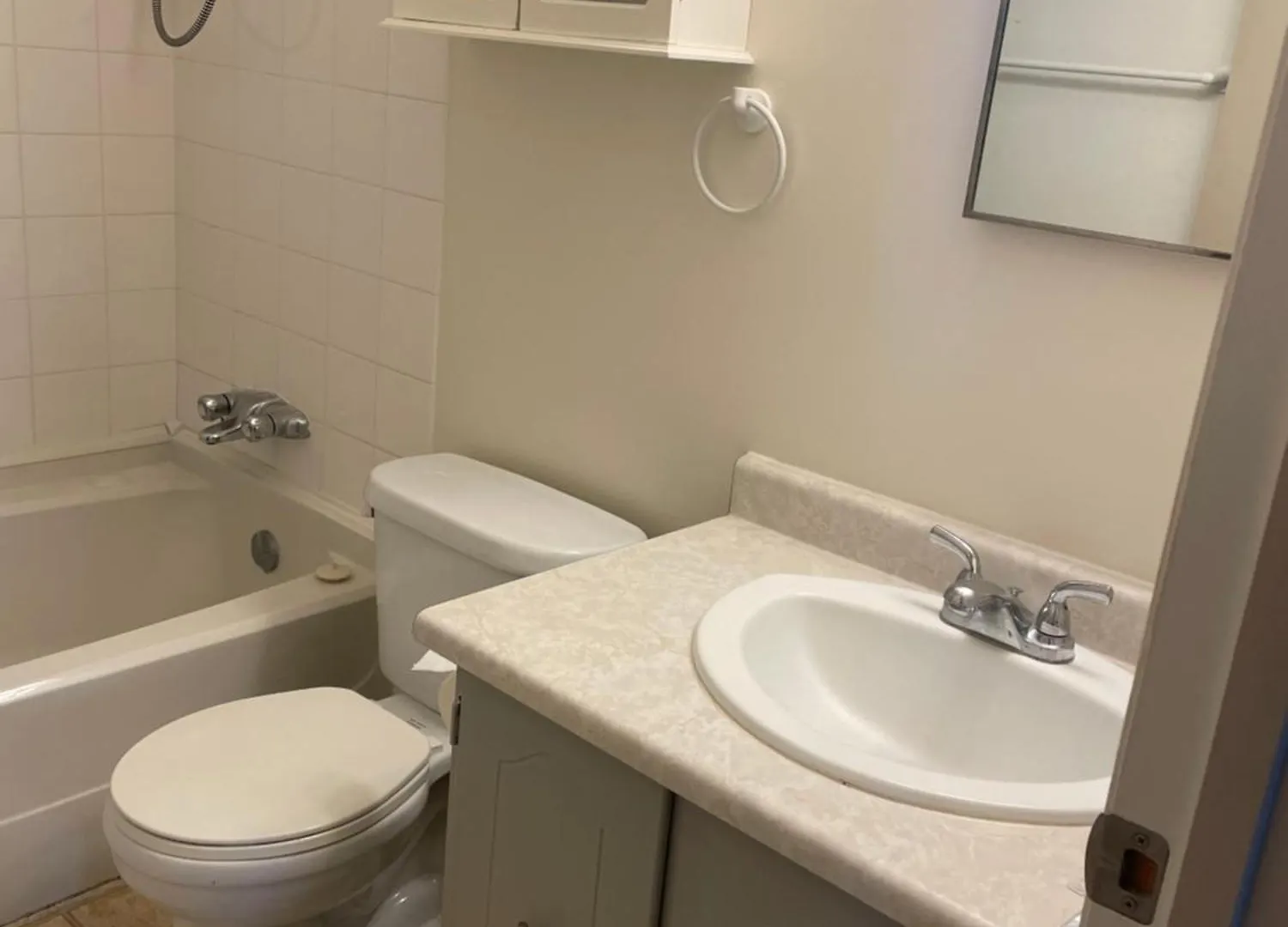 Cozy & Bright Private One-Bed Rm Apartment Edmonton 0*,  Canada