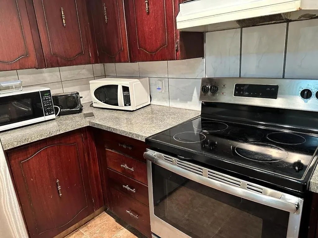 Cozy & Bright Private One-Bed Rm Apartment Edmonton Canada