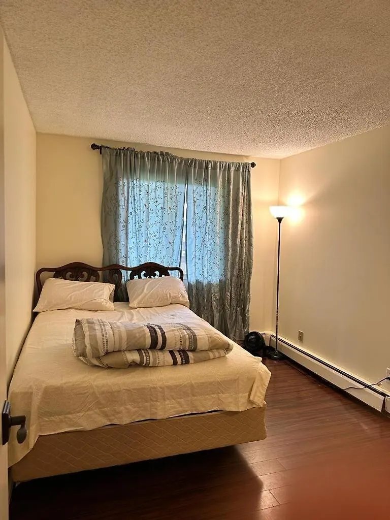 Cozy & Bright Private One-Bed Rm Apartment Edmonton